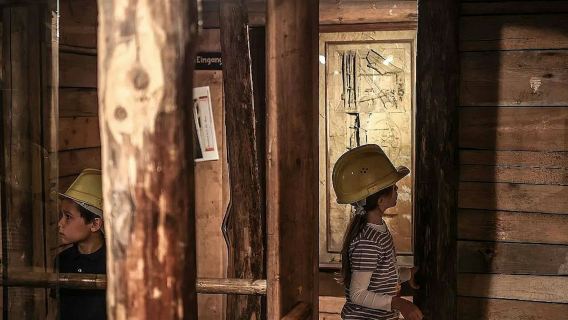 Lawatan berpandu ke Muzium Perlombongan, Dewan Bergbaumuseum di Tirol, Tyrol Utara