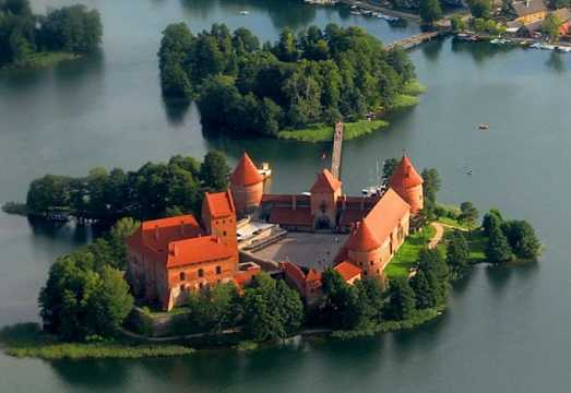 Tour to Trakai Island from Vilnius + Trakai Castle Admission