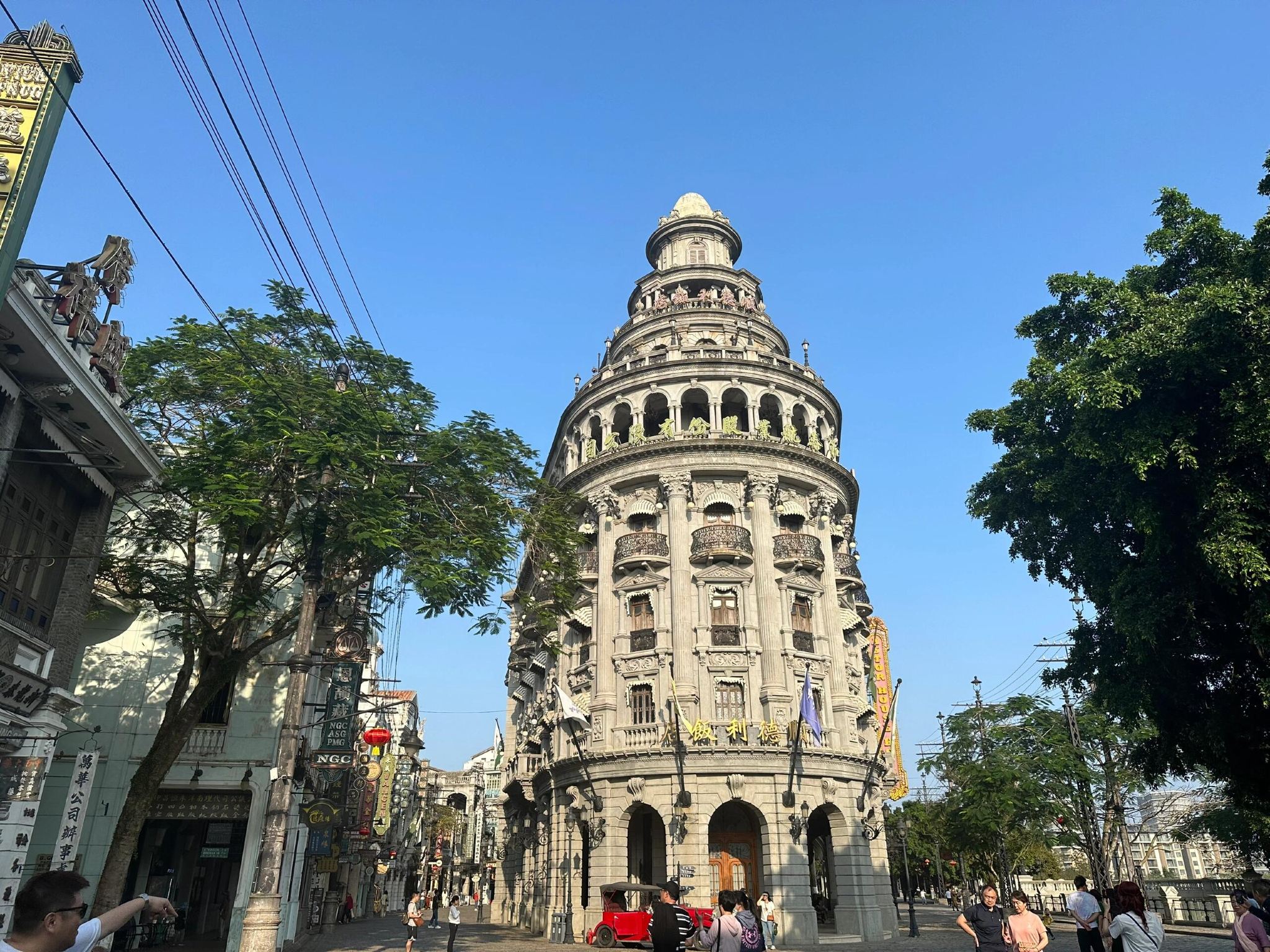 Haikou Day Tour: Hainan Tropical Wildlife Park And Botanical Garden + Five Figures' Temple (Chinese and English Services Available)