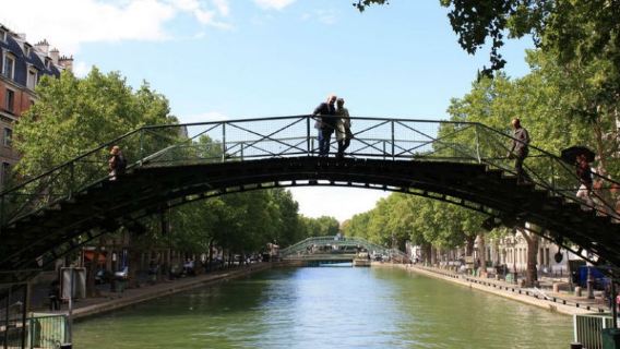 Seine River: Canal Saint-Martin Cruise from Parc de la Villette to Musée d'Orsay