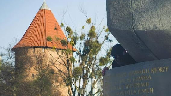 Interactive spy-themed city game with host-guide in Gdańsk Old Town