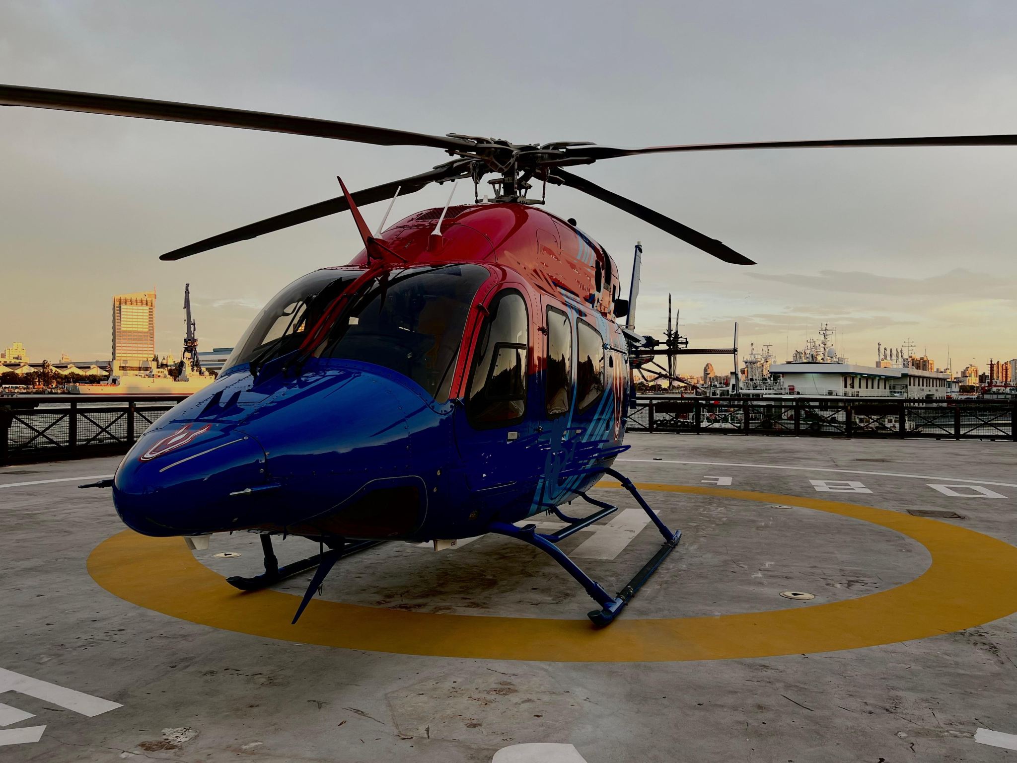 上海新空直升機復興島飛行基地直升機觀光黃浦江·陸家嘴·外灘【可選散客拼團/豪華包機+可選日航夜航+求婚定制】