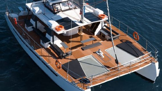 Santorin: Katamaran-Caldera-Kreuzfahrt mit Essen und Getränken