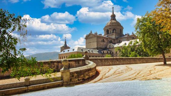 Từ Madrid: Chuyến đi trong ngày tại El Escorial, Thung lũng và Segovia