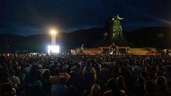 Chương trình biểu diễn ánh sáng 3D Adiyogi tại Coimbatore