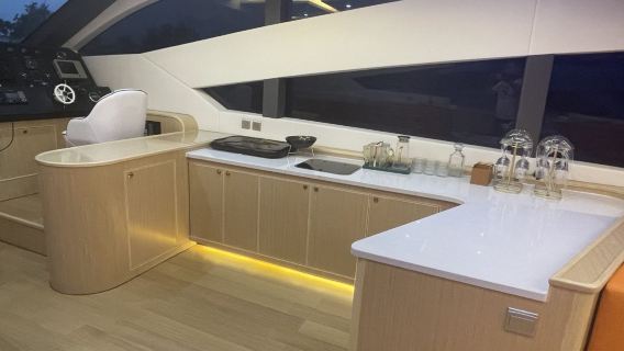 【深圳遊艇租賃】82英尺深圳七星灣遊艇會超元豪華遊艇包船出海+帶飛橋+KTV+海釣+遊艇自駕體驗