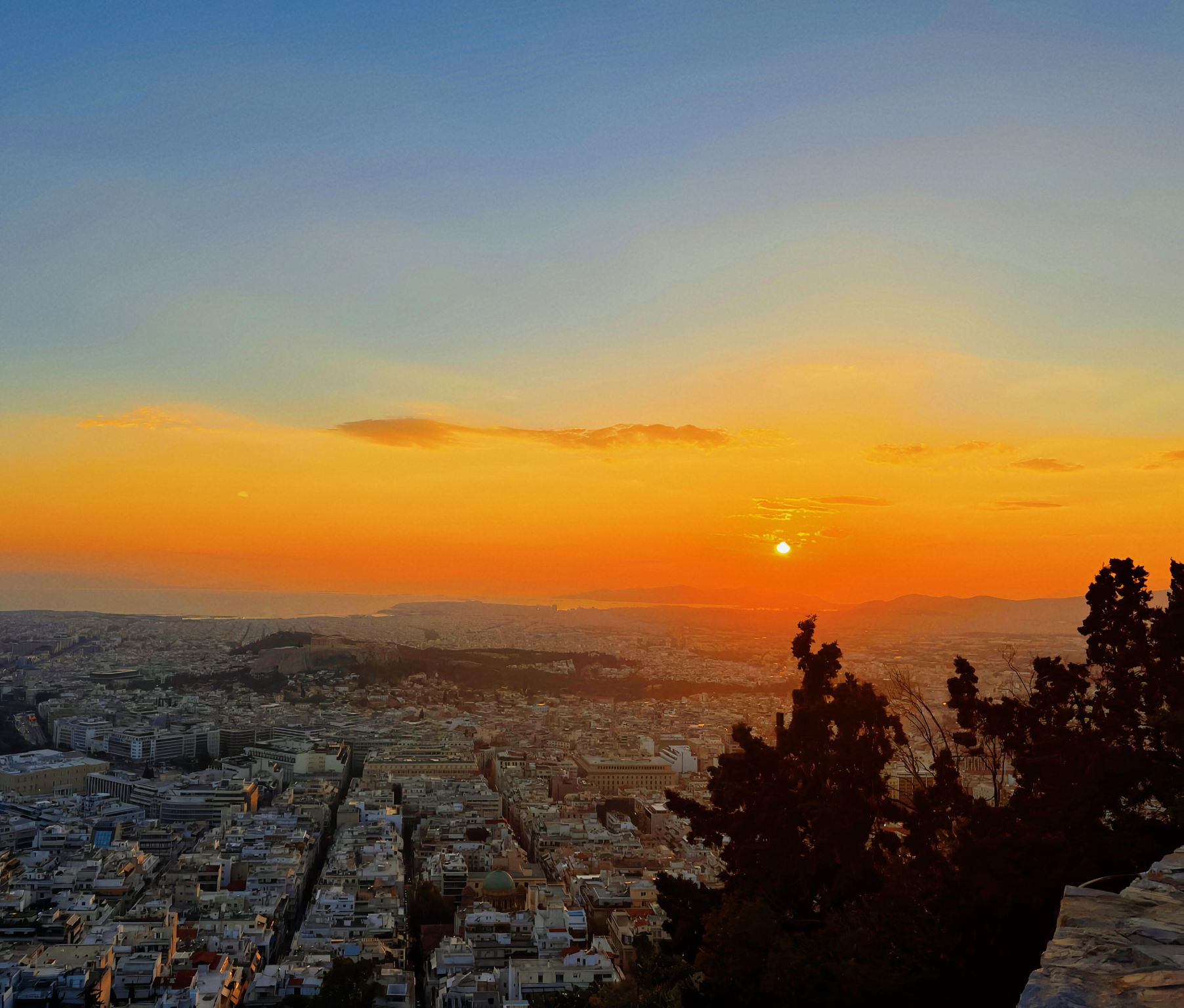 servicio de reservas en restaurantes populares Orizontes Lycabettus en Atenas, Grecia