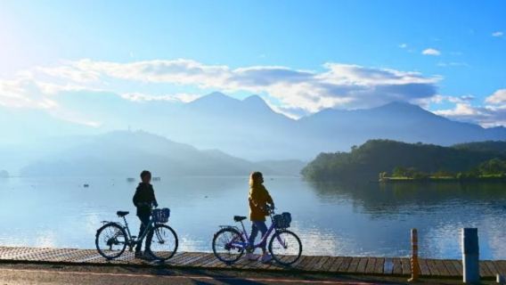 Путешествие в облаках и солнечном свете: однодневный тур по Солнце и Луна + Cingjing Veterans Farm + высокогорной смотровой тропе Cingjing