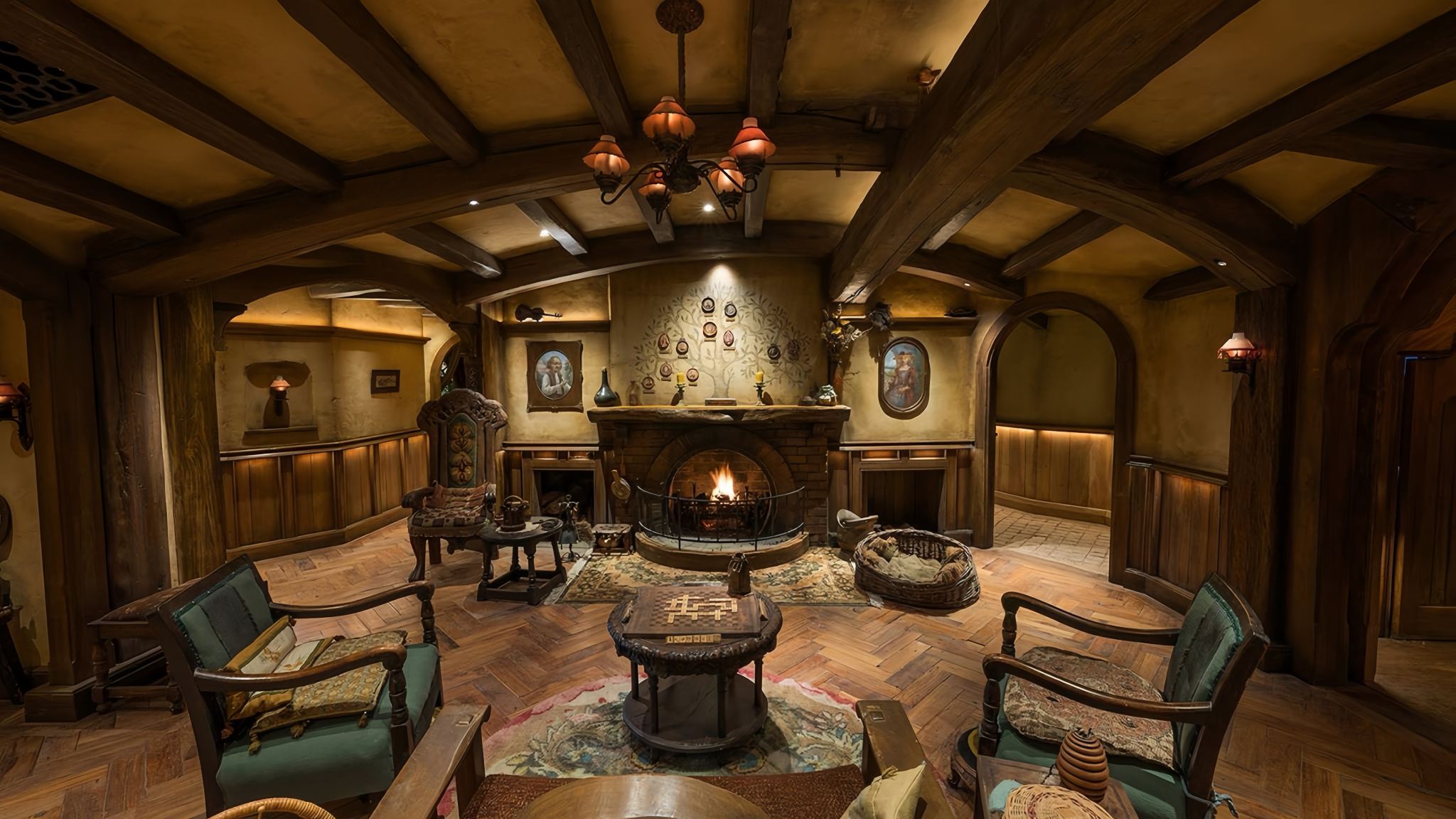 Tour del set cinematografico di Hobbiton e delle Grotte di Waitomo con lucciole | Partenza da Auckland · Tour in inglese · Pranzo incluso