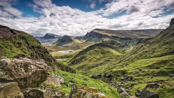 UK Scotland Isle of Skye + Eilean Donan Castle 1-day tour [round-trip from Inverness + English-speaking group]