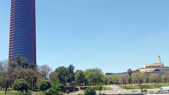 塞維利亞：遊船之旅 + 五道菜午餐或晚餐 + 無限暢飲