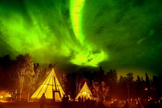 Canada Yellowknife Aurora Chasing Tour | Aurora Hunter | Small English Join-in Tour | Multiple Packages Available