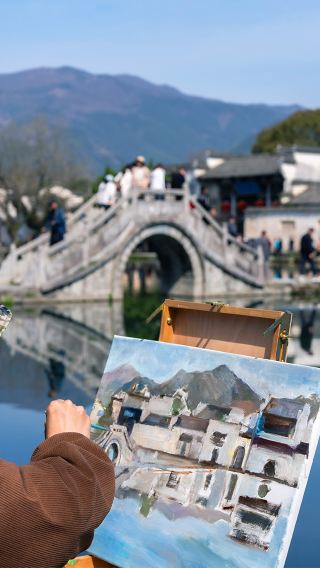 Hongcun Scenic Area Half-Day Tour (Morning) ● Includes Guided Tour + Entrance Fee | Free Pick-up and Drop-off from Tunxi City | Pure Tour