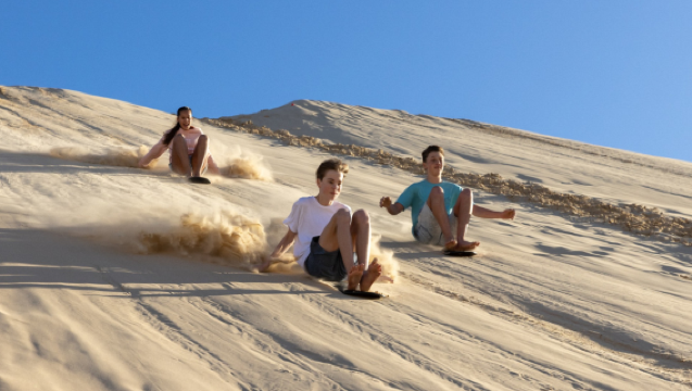Experiencia de sandboarding en Port Stephens