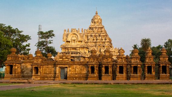 From Pondicherry: Mahabalipuram Monuments & Kanchipuram Temples Tour