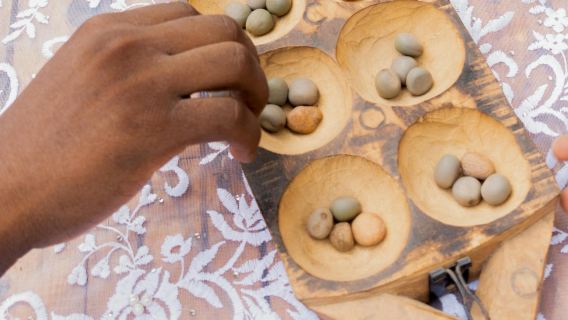 Détente au Village de Penang : Jeu de Congkak, Gourmandises Locales et Zoo de Contact avec transfert