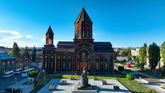 Gyumri City Tour with Black Fortress & Harichavank Monastery