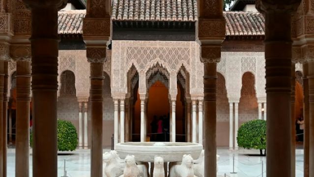 Alhambra & Nasrid Palaces: Skip The Line Ticket + Guided Tour