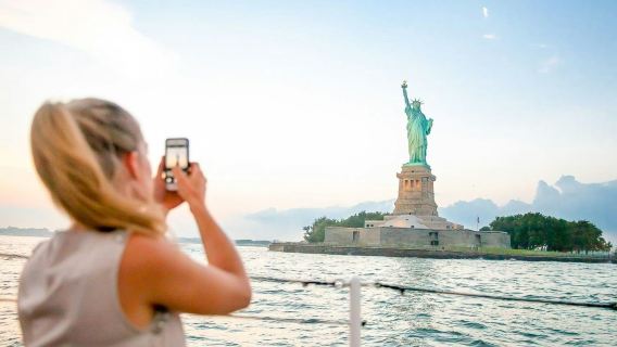 New York: Statue of Liberty & Ellis Island Sightseeing Cruise