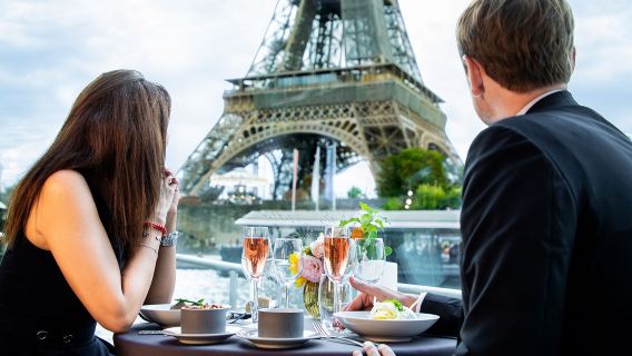 Seine River: 3-Course Dinner Cruise with Drinks