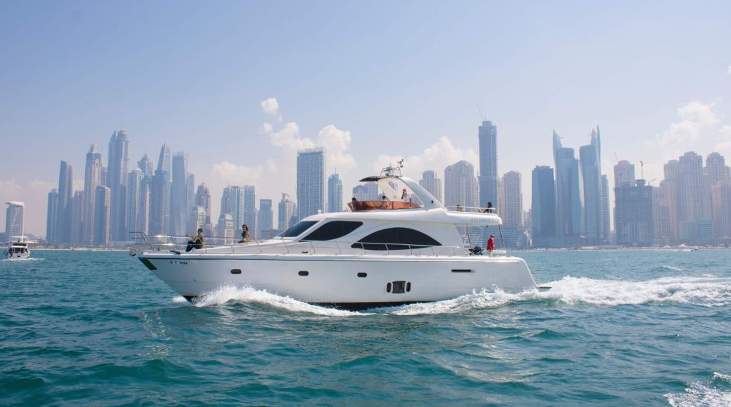 ドバイ観光ヨット、遊覧船チケット【複数の便から選択可能-午前/サンセット/ナイトクルーズ】