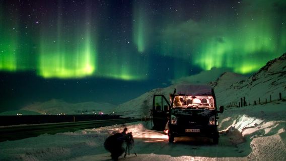 Akureyri: Northern Lights Photography Tour