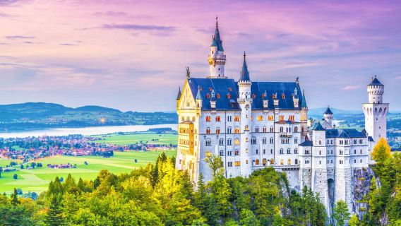 Desde Múnich: Viaje a Neuschwanstein y Linderhof en español