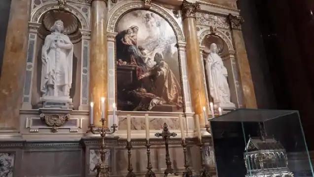 Great Hungarian Basilicas Tour & Folk Music Performance