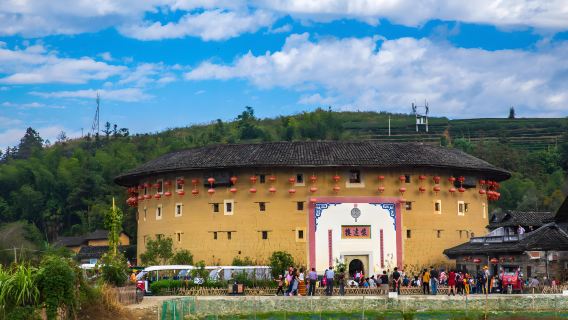 Round-trip direct bus from Xiamen city center to Yunshuiyao, including ticket. Door-to-door pick-up and drop-off service within the city center. Convenient direct access to the scenic area.