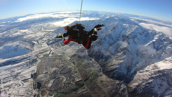 Skydiving Experience in Queenstown, New Zealand|Premium service with Chinese customer support