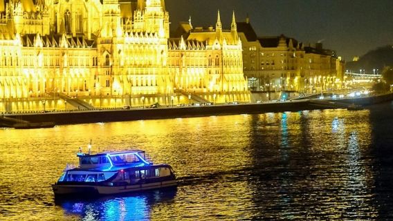 บูดาเปสต์: ล่องเรือค็อกเทลและนิทานพื้นบ้านยามค่ำคืน