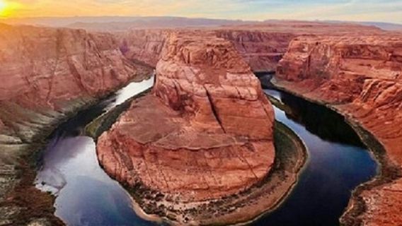 Lower Antelope Canyon & Horseshoe Bend: Guided Day Tour from Las Vegas + Lunch