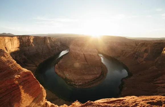 馬蹄灣-香儂瀑布-愛麗絲公園一日遊