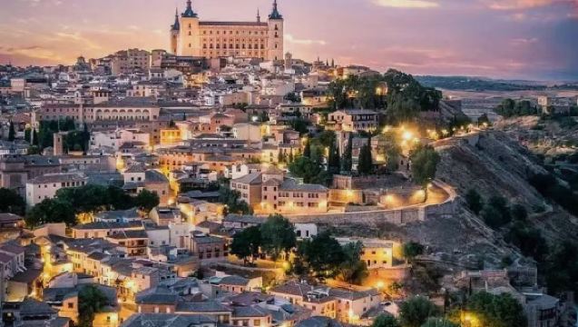 托萊多城堡+托萊多大教堂+孔蘇埃格拉城堡+Rucio Windmill村包車一日遊