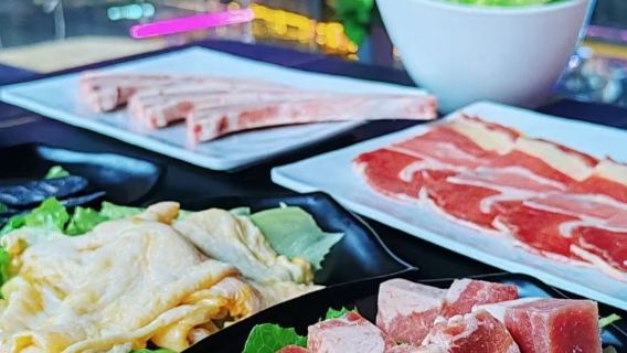 重慶溪客小館(嘉陵江の美しい景色+囲炉裏でお茶を淹れる+お茶を飲みながら焼肉+山城のほろ酔い秘境)