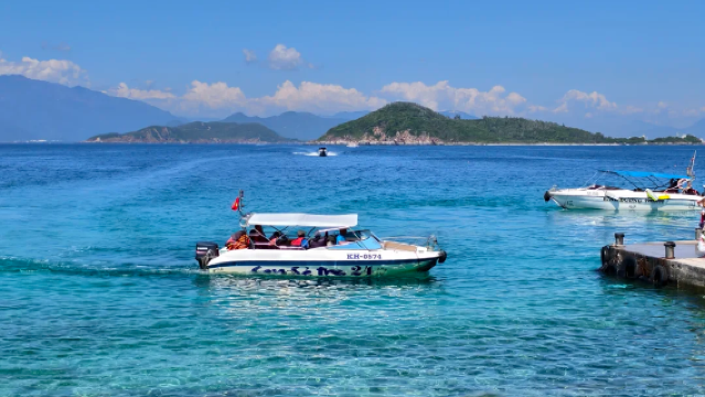 Tour di un giorno a Nha Trang con partenza giornaliera: escursione alle tre isole A, isola nera, villaggio di pescatori e isola mini