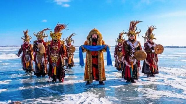 馬踏冰面、號子震天！查干湖出魚瞬間5座/7座可選10小時暖車