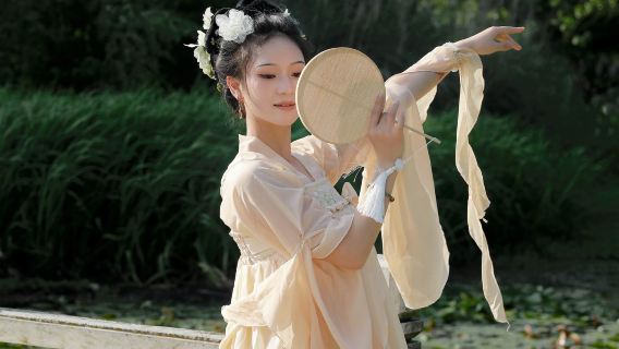 จี่หนานท่องเที่ยวถ่ายรูป[ถ่ายภาพแต่งงานและภาพยนตร์สั้น/ถ่ายภาพงานแต่ง/แต่งหน้าและชุด/เหมารถ ไกด์นำเที่ยวและล่ามแบบกำหนดเอง]