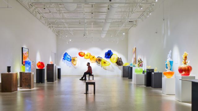 1-day tour to Republic Square, Cafesjian Center For The Arts, and Blue Mosque