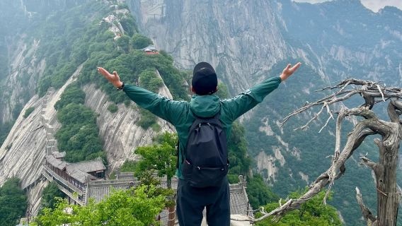 Xi'an Mount Hua 1-day tour · admission ticket + round-trip cable car + mountain shuttle · 5 hr pure play · no shopping