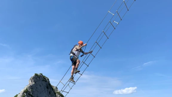 Ingresso para Zhangjiajie (Montanha Qixing) + experiência da Escada Celeste de Via Ferrata