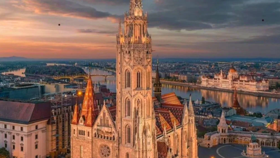 Lawatan sehari ke Budapest Hungary | Gereja Matthias + Istana Buda + Dataran Pahlawan (tidak termasuk tiket)