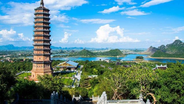 Ninh Binh + Bai Dinh Pagoda + Mua Cave + Trang An Landscape Complex 1-dages tur