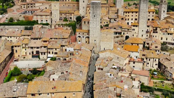Ý + San Gimignano + Trung tâm lịch sử + Piazza del Poble với xe thuê cho chuyến tham quan một ngày có dịch vụ tiếng Trung và tiếng Anh