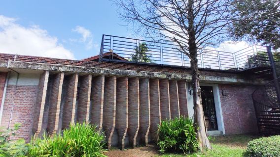 Excursión de medio día al complejo de dormitorios militares estadounidenses en Yangmingshan, Taipei, Taiwán [Servicio de transporte directo disponible (mínimo 2 personas)]