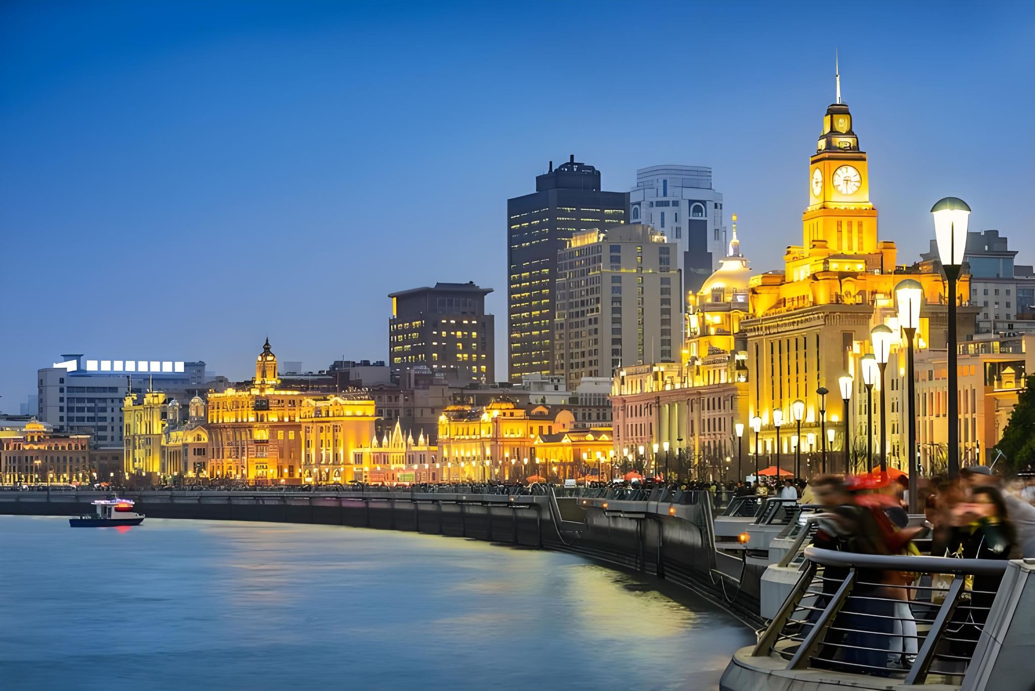 Shanghai Lujiazui + Yu Garden + City God Temple + Nanjing Road Pedestrian Street + Oriental Pearl Radio & Television Tower + The Bund 1-day Tour