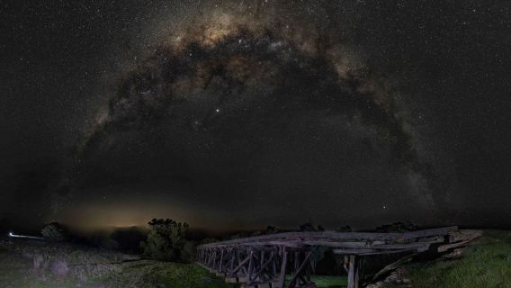 Nambung-Nationalpark und Pinnacles-Sternenbeobachtungstour (inklusive Sandboarding, Abendessen und Wein)