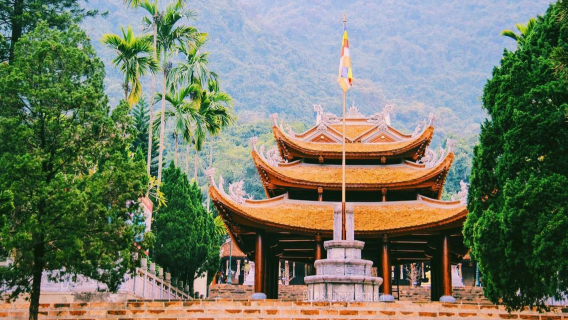 Entdecken Sie den Yen-Strom: Tagestour zur Parfümpagode ab Hanoi