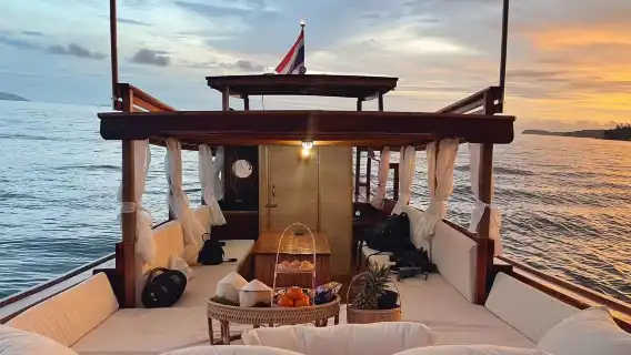 【普吉島長尾船包船】珊瑚島/ 蛋島 / 皇帝島，路線可選｜親子餵魚・情侶浮潛・網紅拍同款