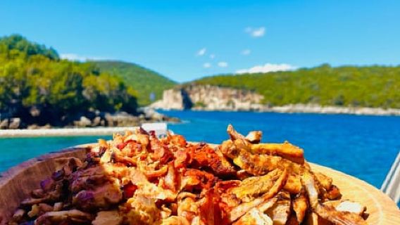 Korfu: Blaue Lagune und Höhlenkreuzfahrt mit Getränken und Mittagessen